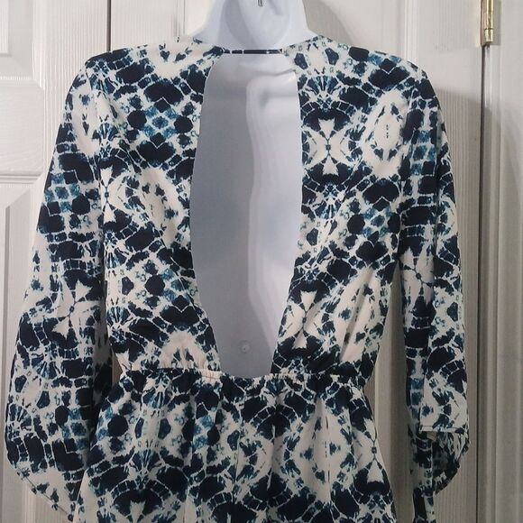 Charlotte Russe  blue white tie dye partial open back romper  Sz M NWOT - Picture 8 of 9